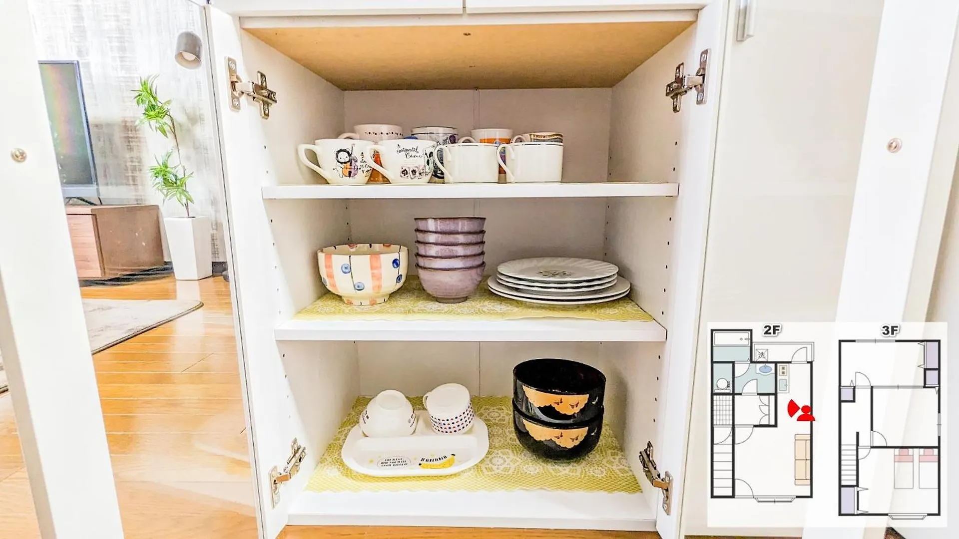 76 Sq Meter, 3 Bedrooms & Livingroom With Famicon, Doumotengachaya Dt02 Osaka Apartment